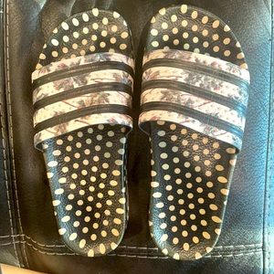 Adidas flip flops